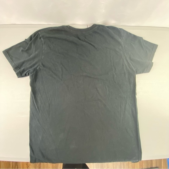 Chevrolet GM logo Detroit Michigan American Legend black red yellow tee sz med - Picture 4 of 9